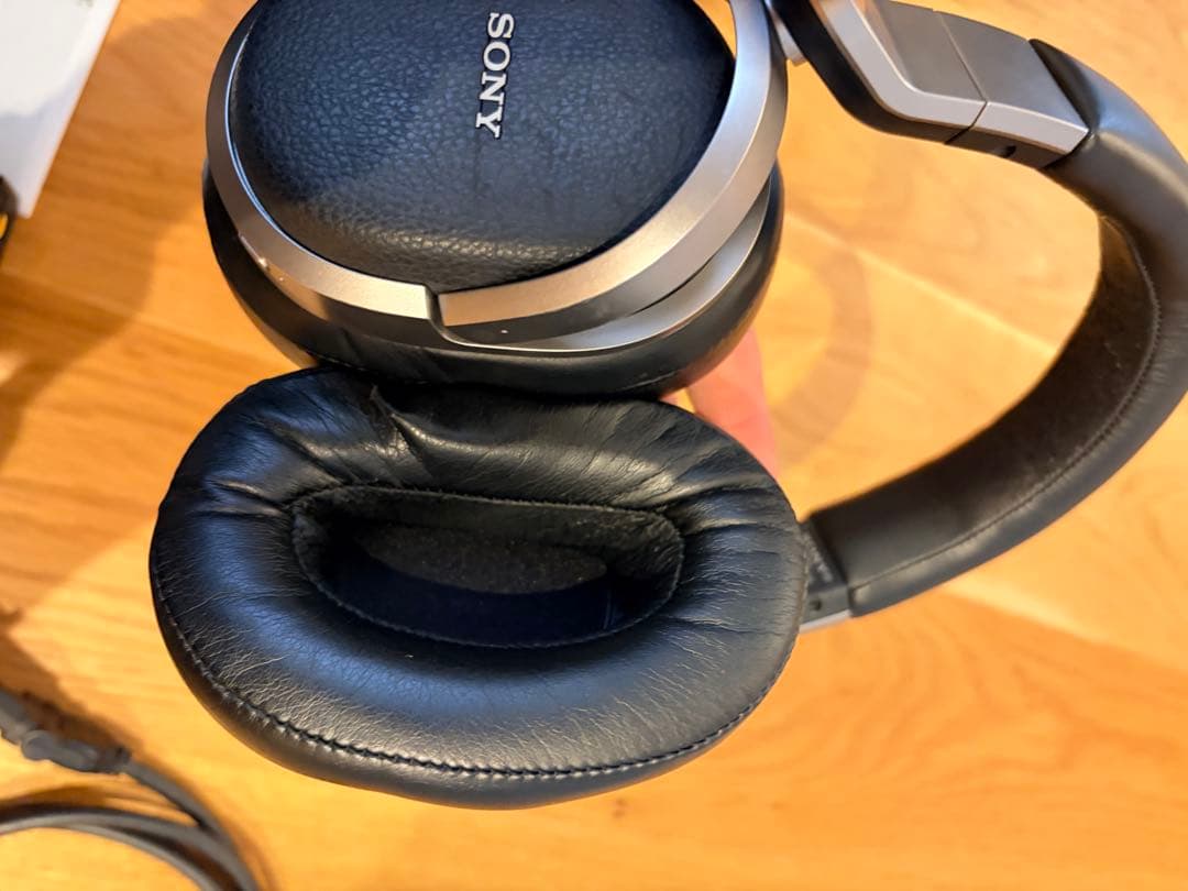 SONY デジタルサラウンドヘッドホンシステムMDR-HW700DS
