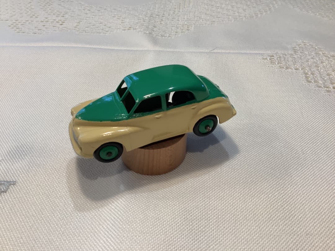 美品　DINKY TOYS MORRIS OXFORD ミニカー