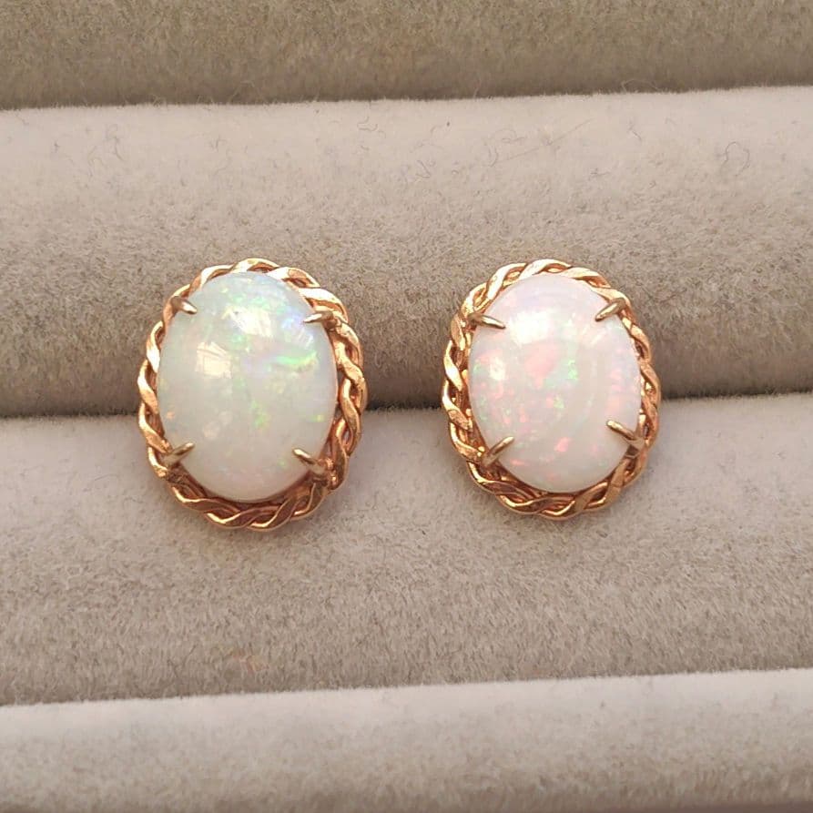 K18　オパールピアス