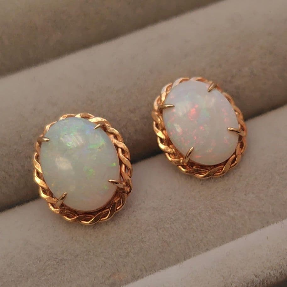 K18　オパールピアス