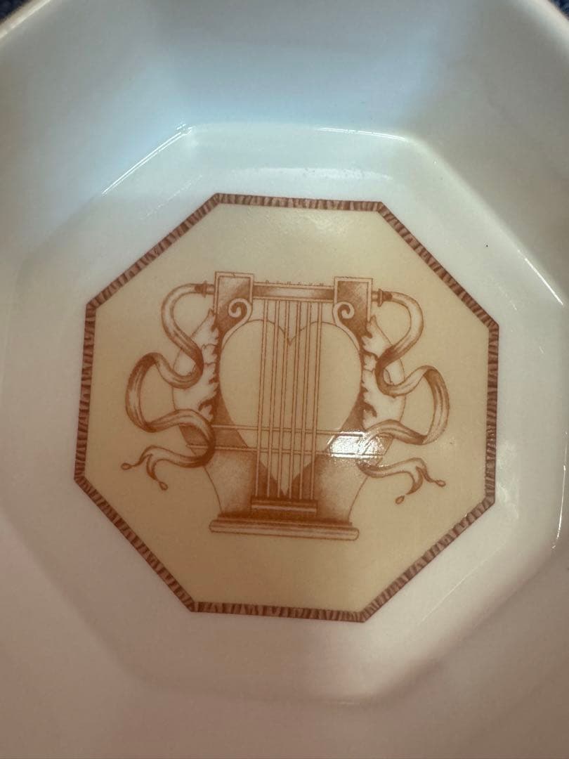 1911  ウェッジウッド  小物入れ　陶器　金彩