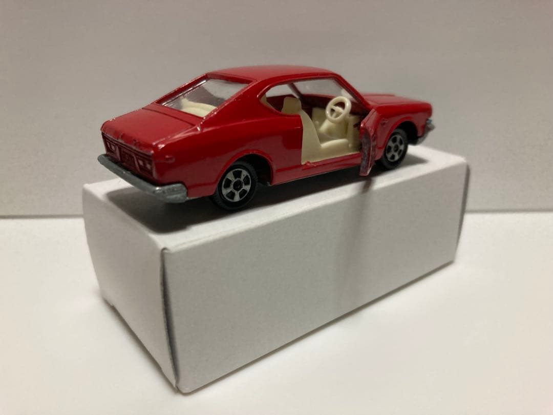 トミカ　日本製　ニュー　コロナ　1700 1Aホイール　赤