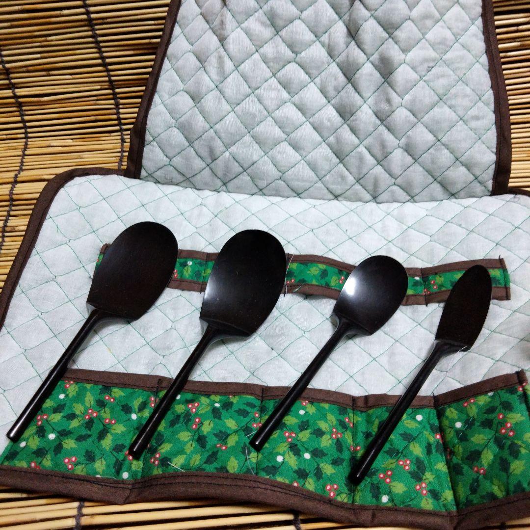 歴代茶杓集　宗篤(格影休)✚一政堂(初代)伊藤政治　灰匙【黒４本組】袋布付　沙久