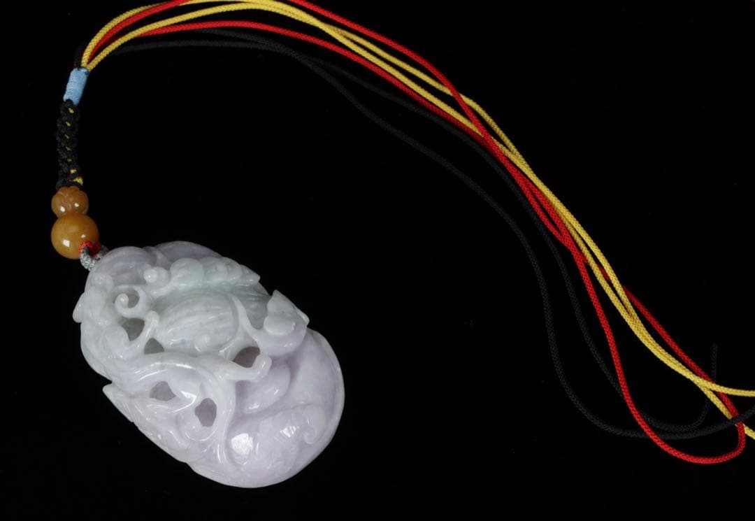 【中国美術】 ラベンダー翡翠 紫翡翠手彫 細密彫刻 龍紋 握り石 根付 紐付