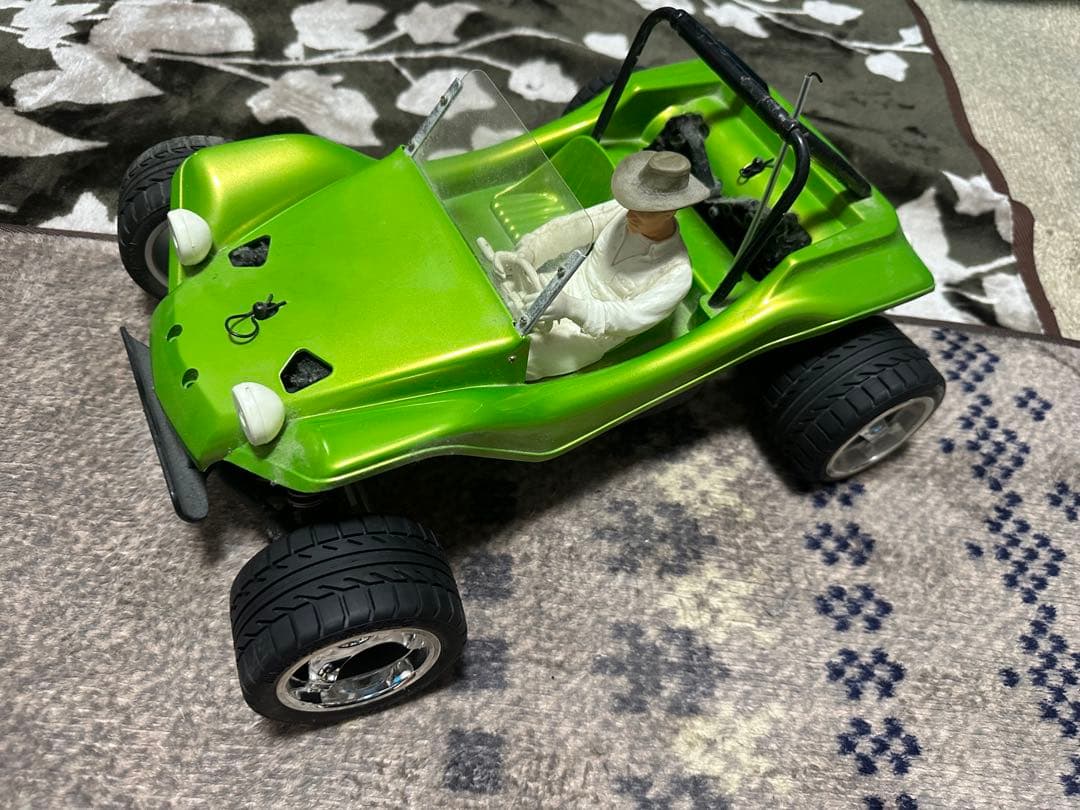 タミヤ　1／10電動ラジコン　ストリートバギー？