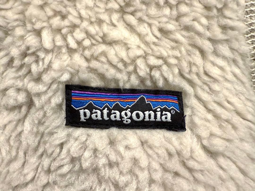 【1度試着のみの美品]patagonia95cmリバーシブルトリブルズフーディ
