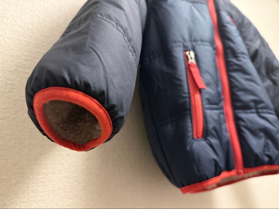 【1度試着のみの美品]patagonia95cmリバーシブルトリブルズフーディ