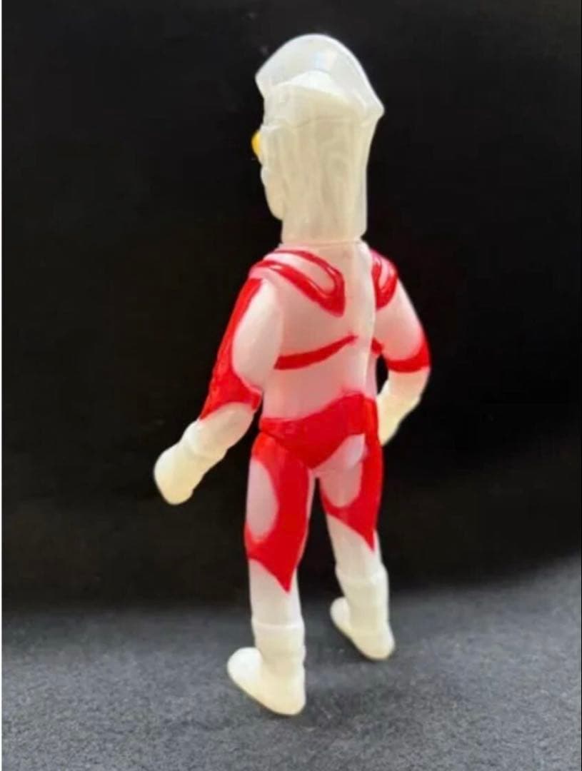 ウルトラマンA　ホワイトパール　ヤモマーク　フィギュア