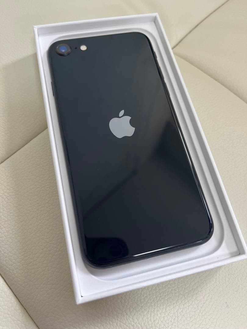 Apple iPhone SE 第三世代　ブラック　美品