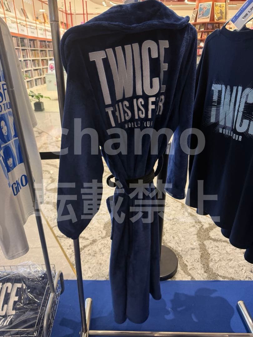 TWICE THIS IS FOR WORLD TOUR ローブ