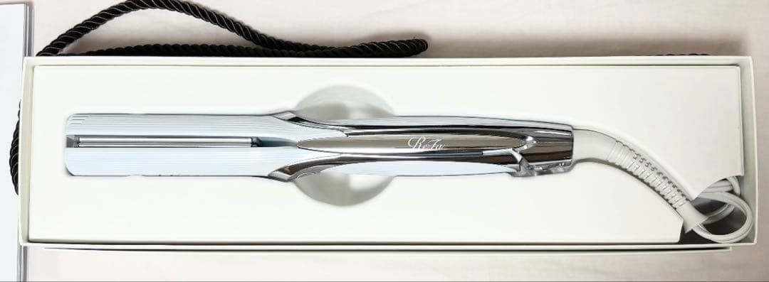 リファ　ストレートアイロン　プロ　ReFa RE-AT 02A ホワイト