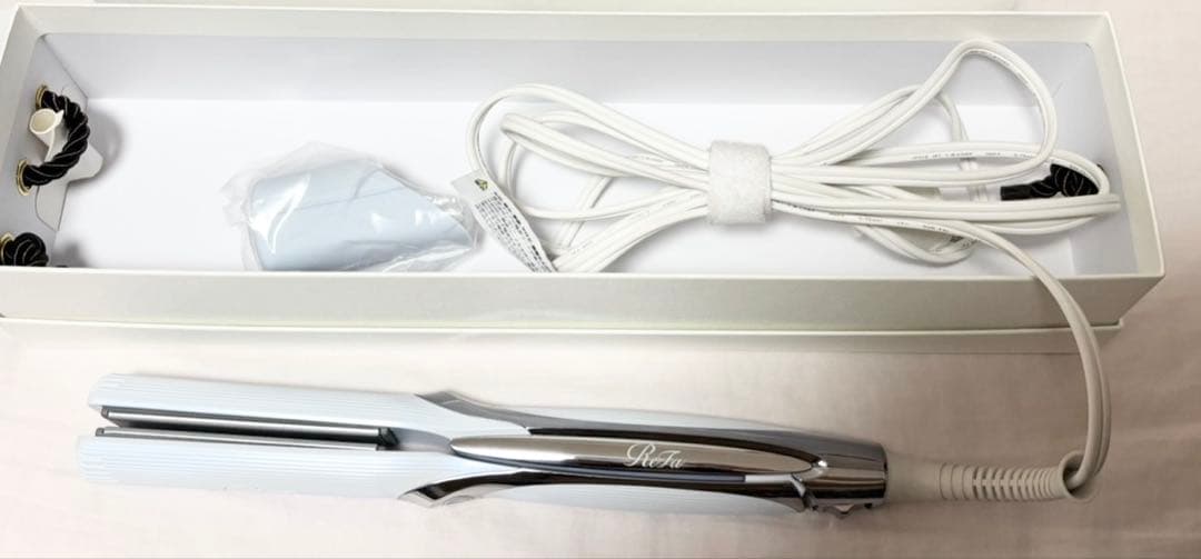 リファ　ストレートアイロン　プロ　ReFa RE-AT 02A ホワイト