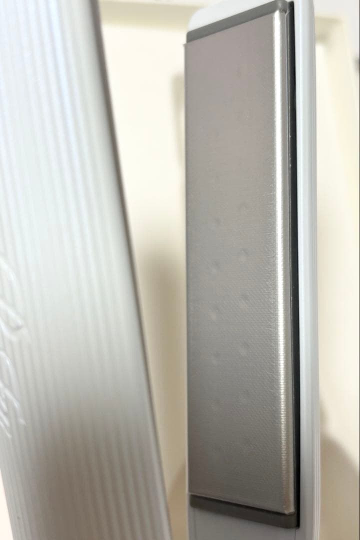 リファ　ストレートアイロン　プロ　ReFa RE-AT 02A ホワイト