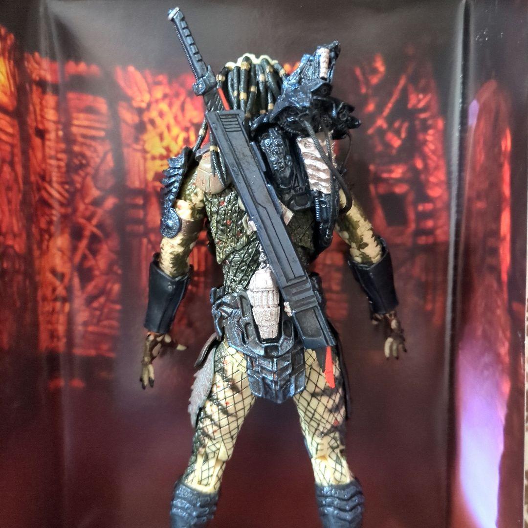 NECA アルティメット•アーマードロスト•プレデター 《中古開封品》