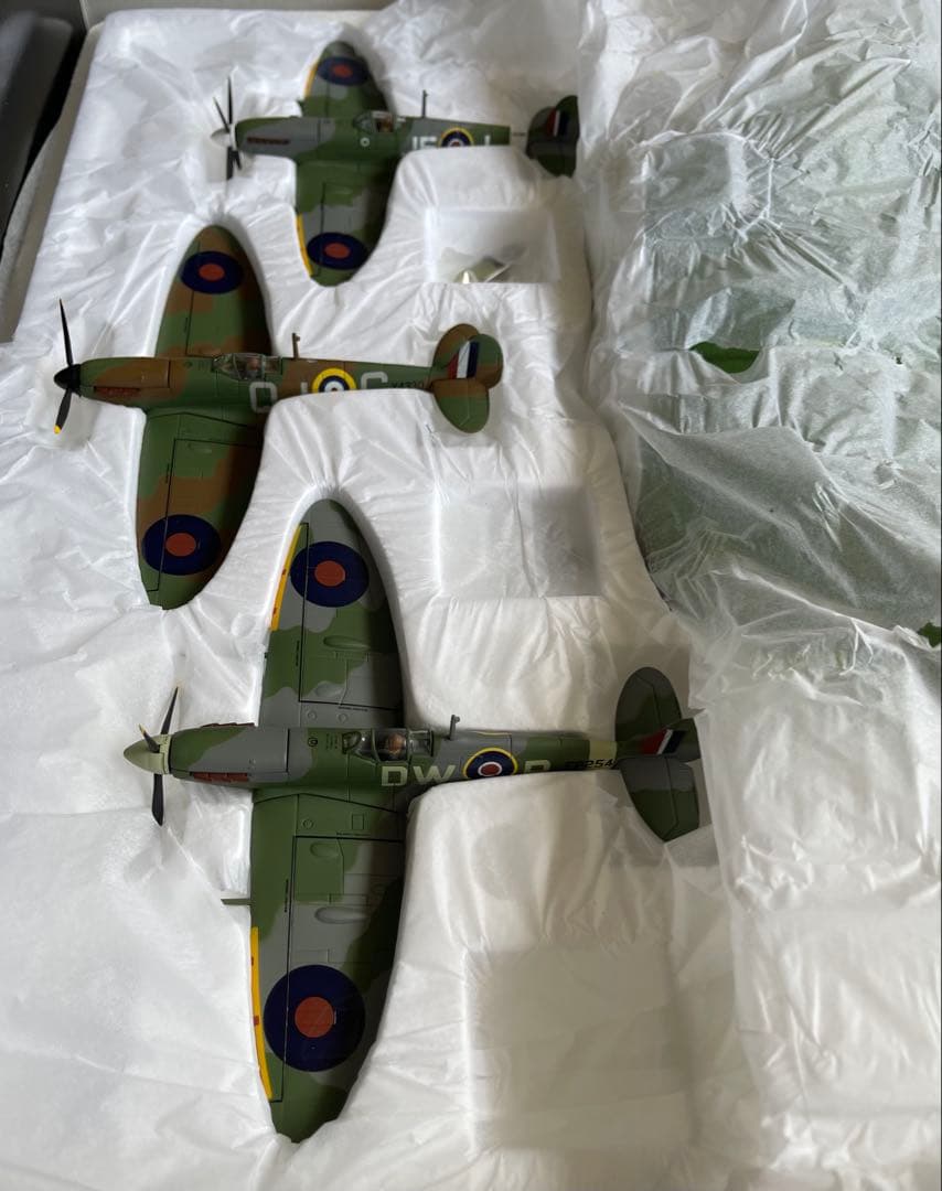 絶版新品希少　Corgi/コーギー1/72 スピットファイア70周年　3機セット