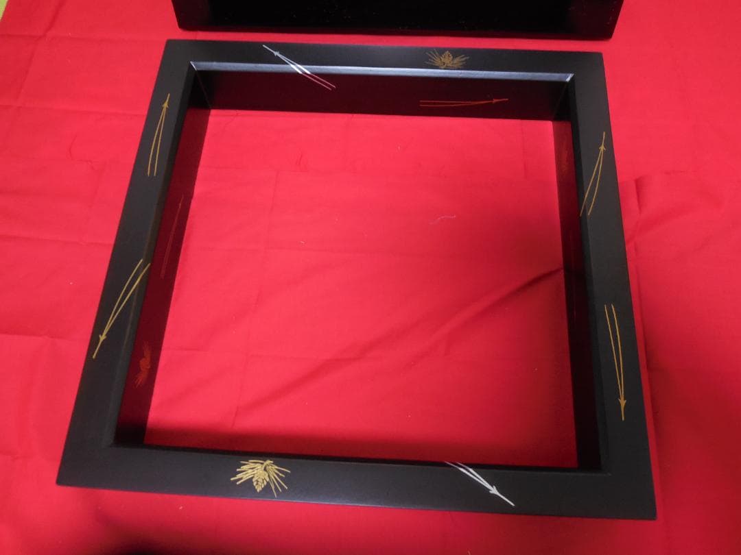 塗師　華山造　松葉蒔絵　　炉縁　　 (漆塗木箱・紙箱)