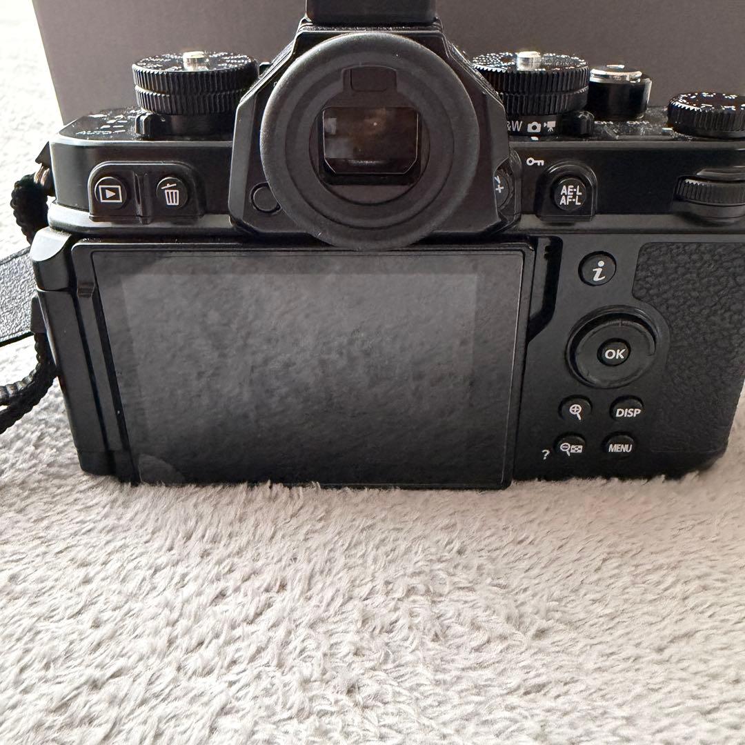 Nikon Z f 一眼レフカメラ　フルサイズ レンズキット