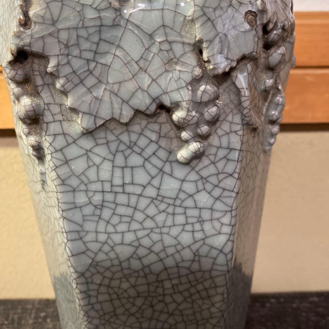 中国古玩　青磁山葡萄文面取花生　31cm13cm