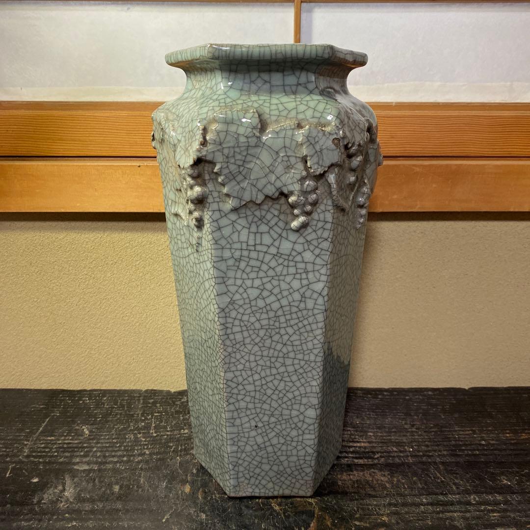 中国古玩　青磁山葡萄文面取花生　31cm13cm