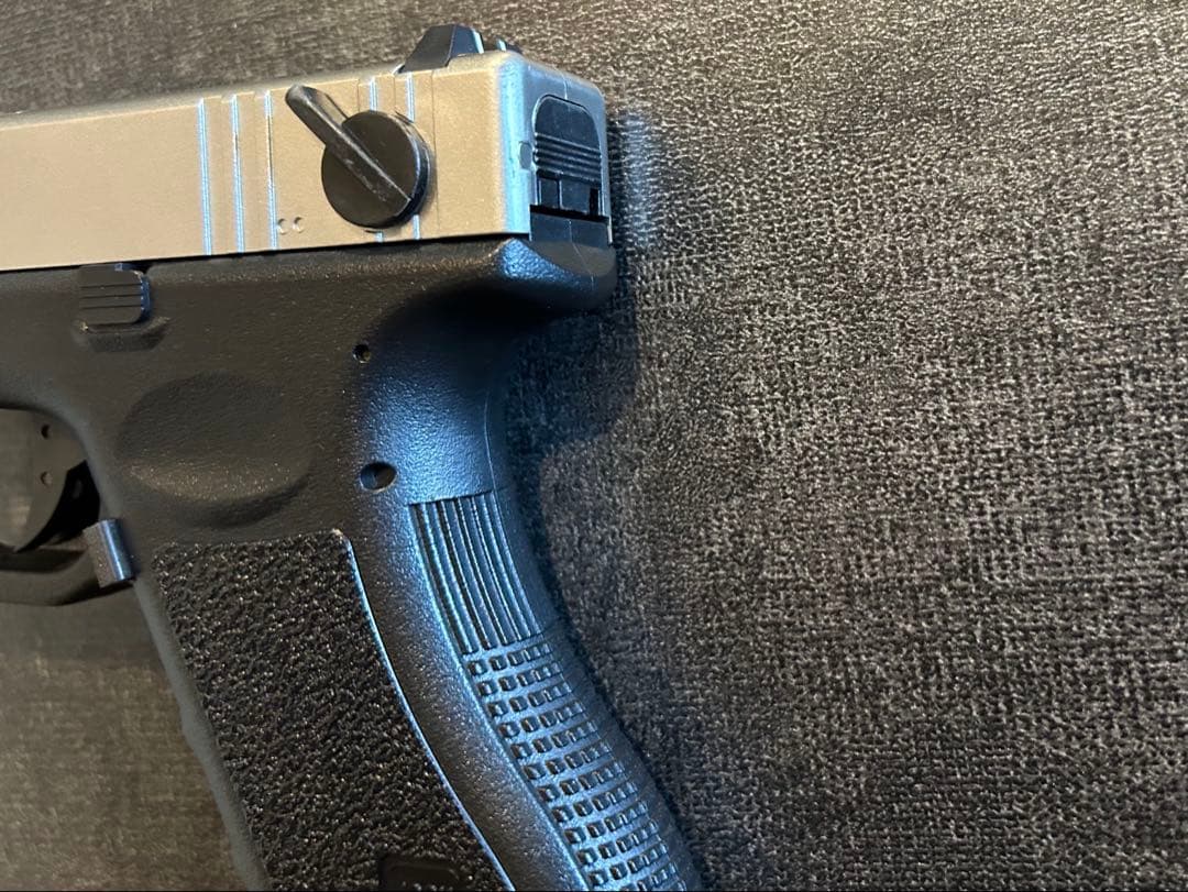 【美品・予備マガジン付】東京マルイ GLOCK18Cシルバー リポ化 箱あり