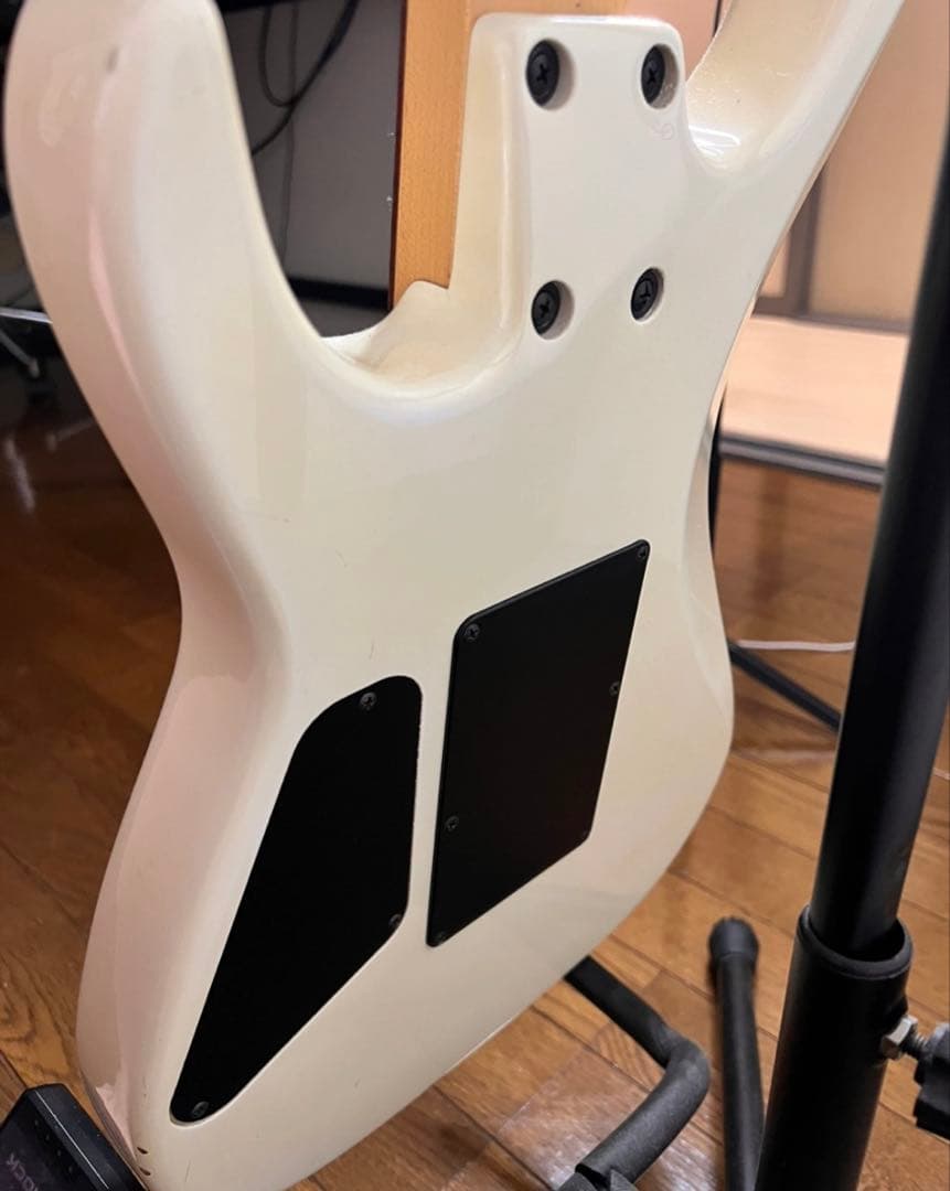 FERNANDES エレキギター ホワイト