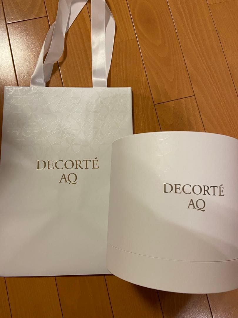 【紙袋付！新品未開封】2025年　コスメデコルテ AQ ラディアンスコフレ II