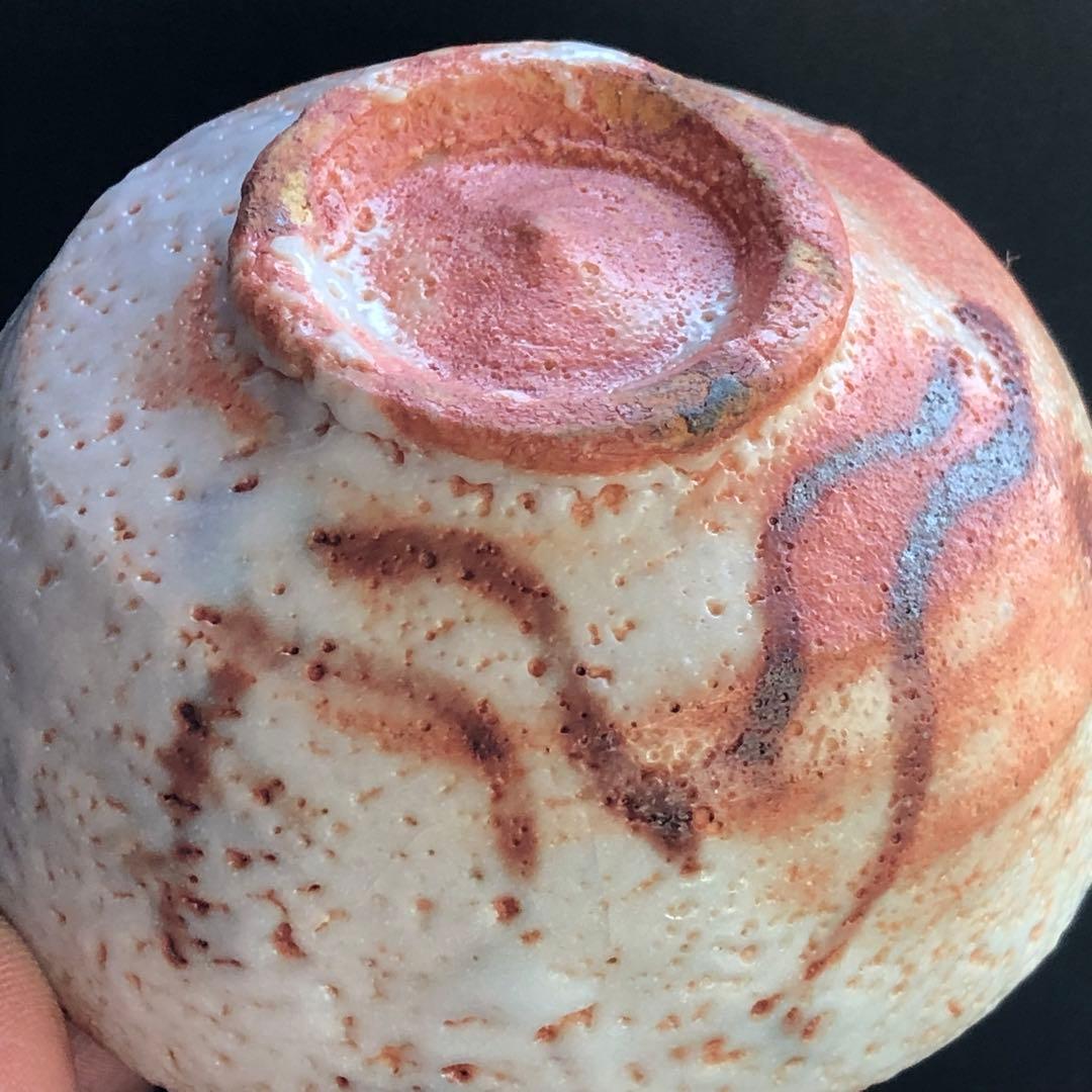 美しい古美術◆蔵から謎の紋様が描かれた小さくて可愛らしい抹茶茶碗が出て来た。