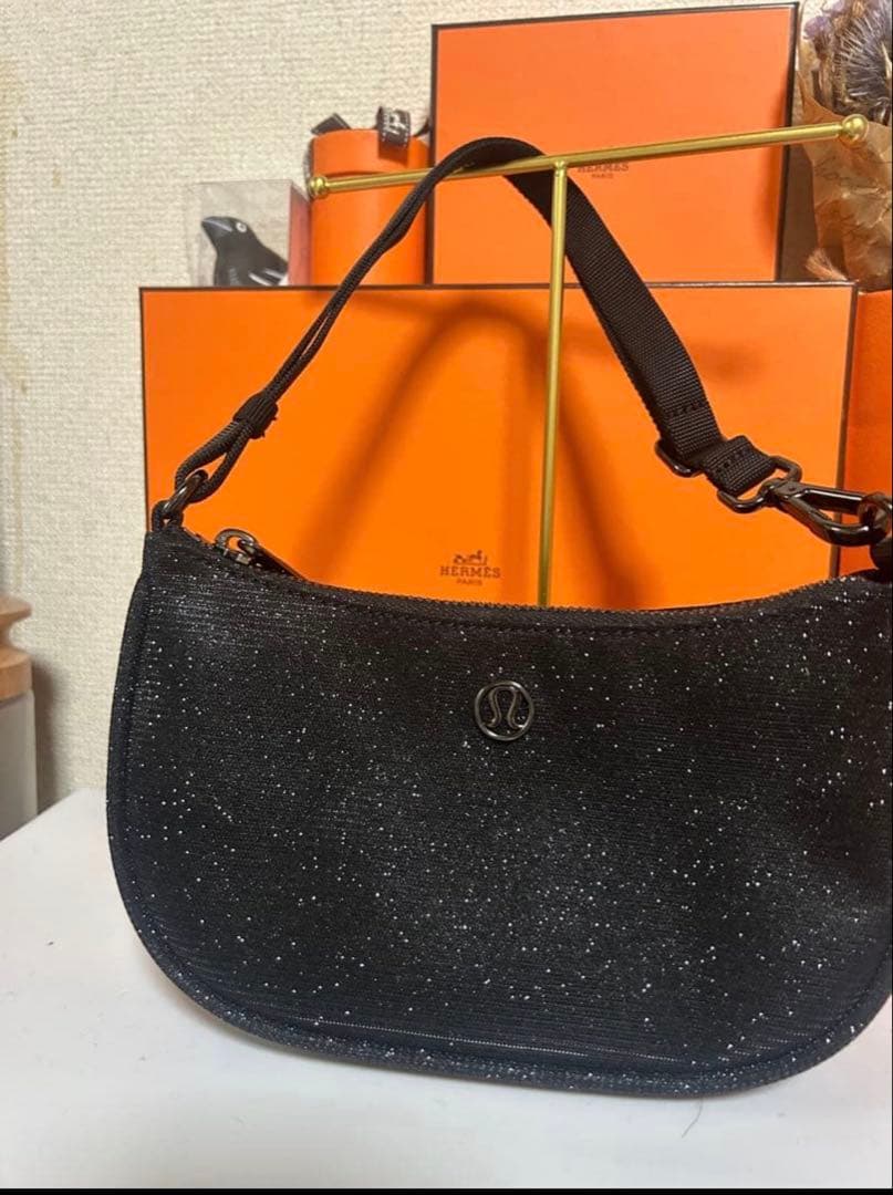 lululemon黒色グリッターショルダーバッグ