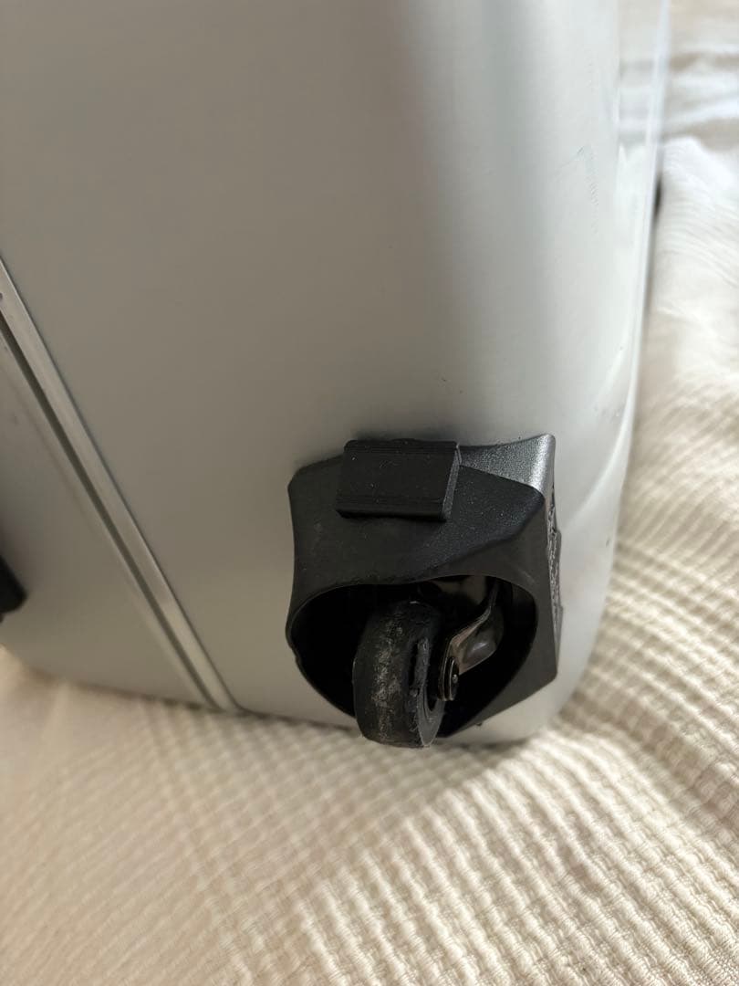 ゼロハリバートン　旧大型アルミスーツケースmodel 4SW サテンシルバー