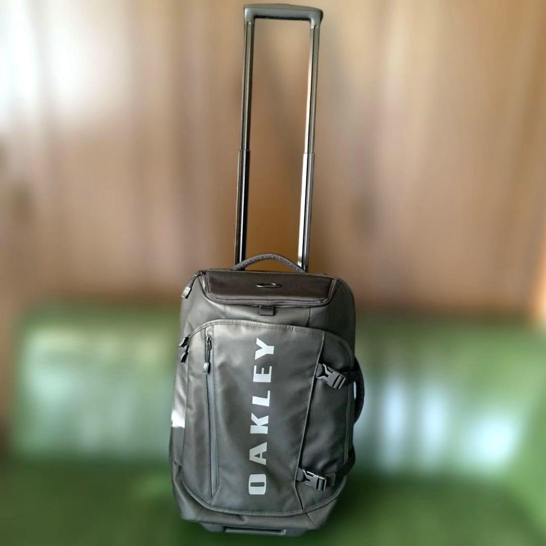 OAKLEY ブラックキャリーケース⭐︎美品
