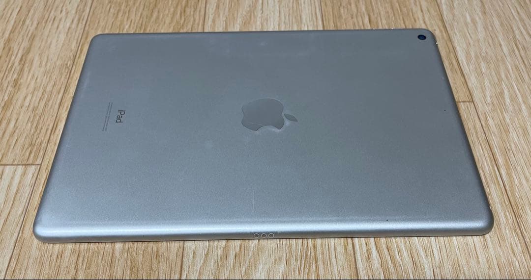 iPad (第7世代) シルバー 32GB 10.2インチ