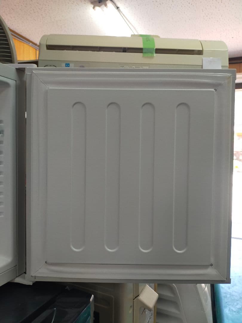 ホワイト小型　冷蔵庫 sun ruck