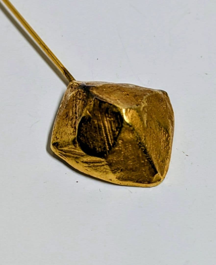 【希少】HERMÈS エルメス　岩石モチーフ　ゴールドピンブローチ