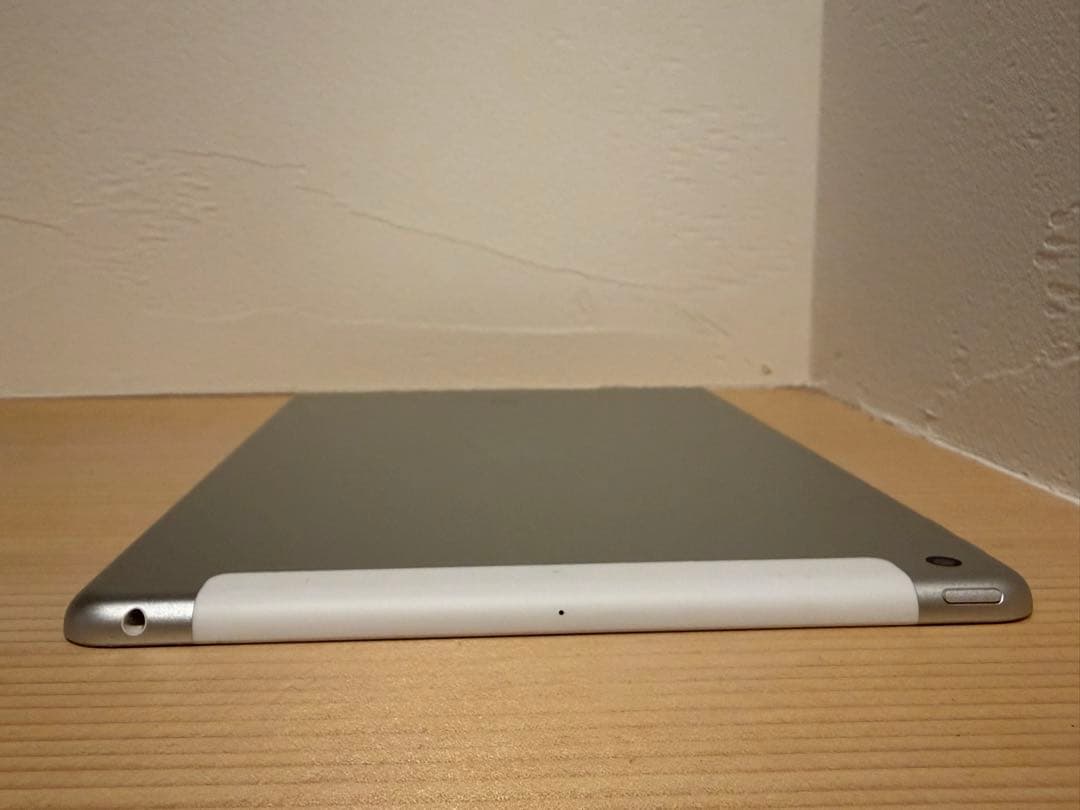 【美品】Apple iPad (第6世代) バッテリー100%シルバー本体箱付き