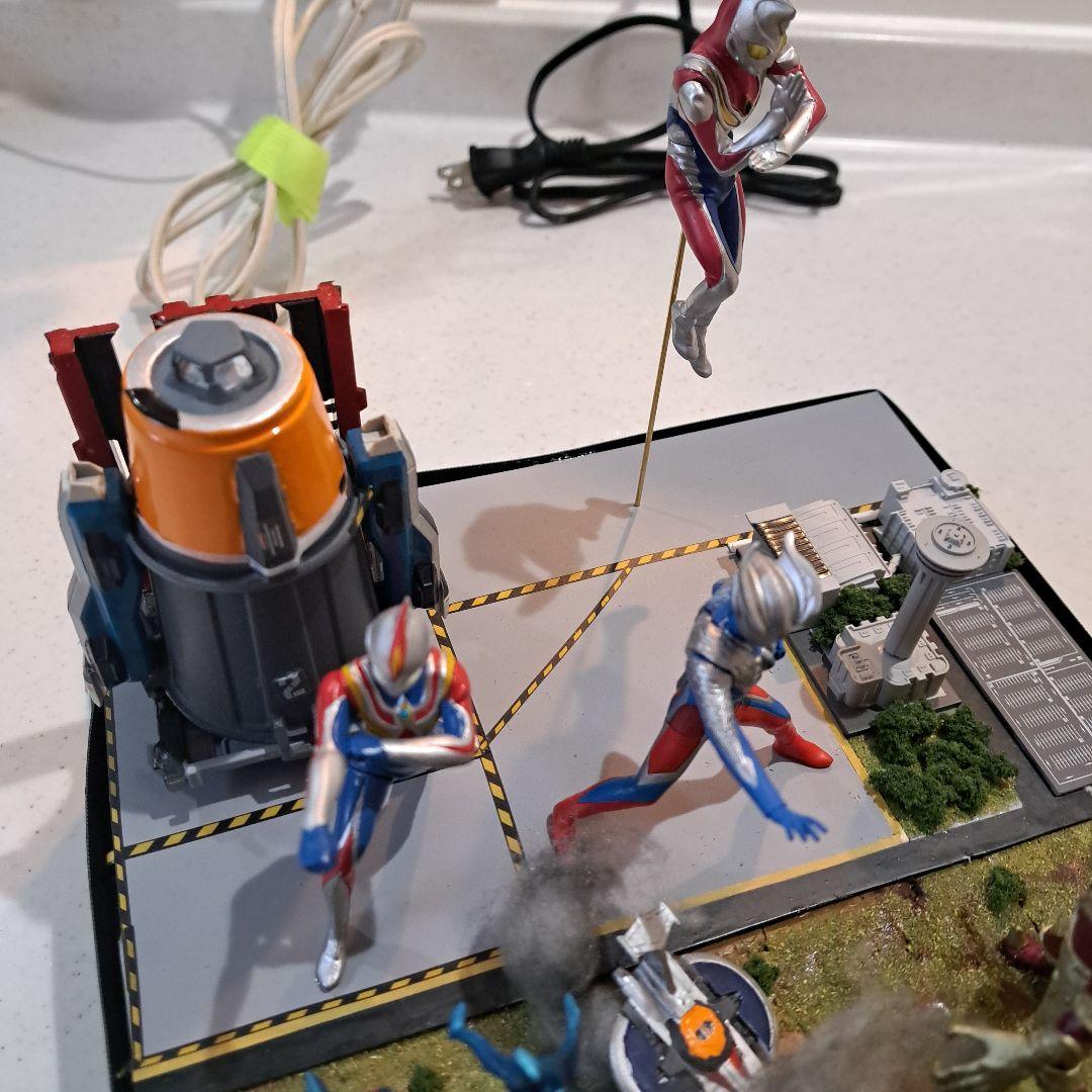 ジオラマ ウルトラマン コスモス・ゼロ・ダイナ