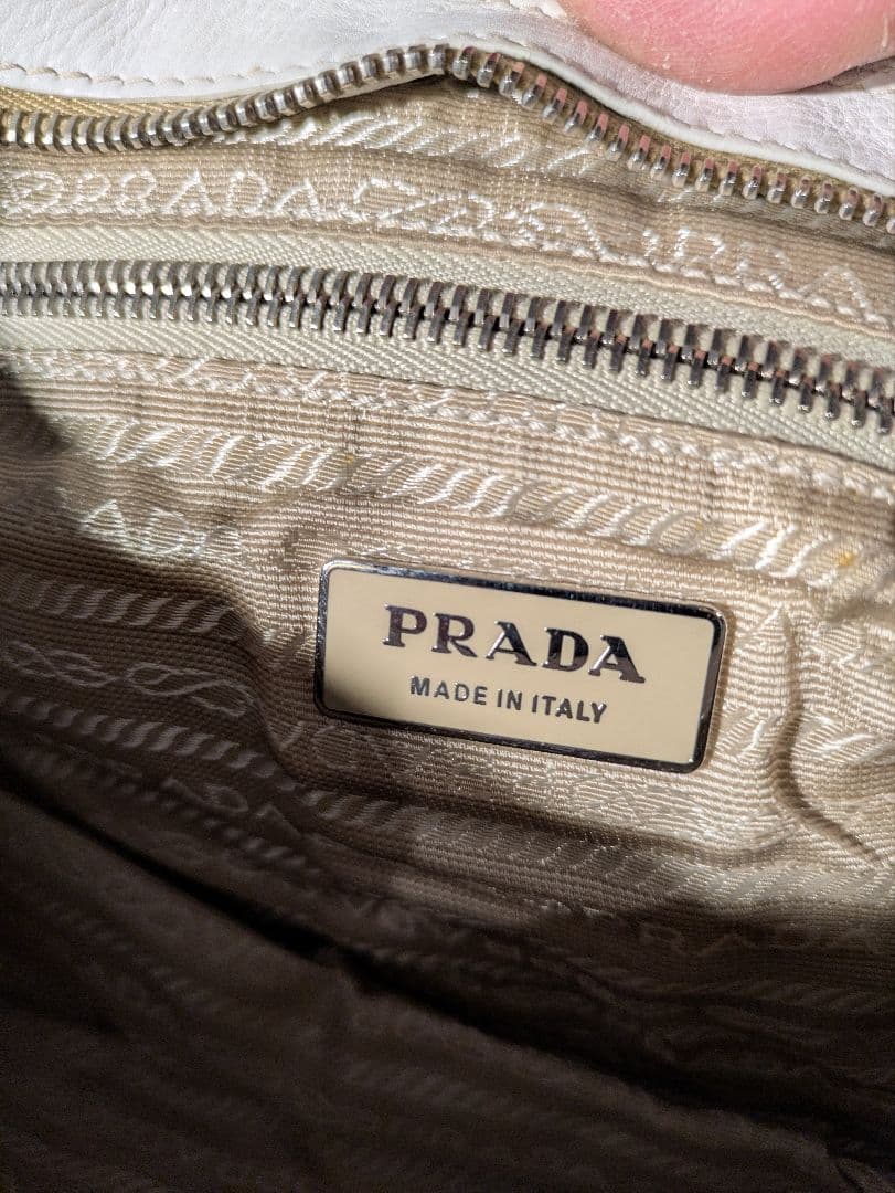 【美品】PRADA 　プラダ　三角プレート　ショルダー　レザー　金具　ナイロン