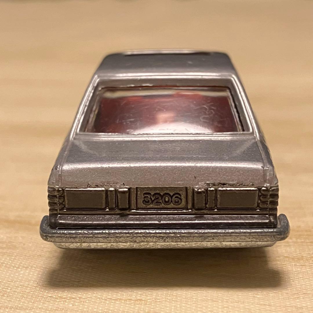 トミカ 日産 ブルーバード ターボ シルバー 2 No.17 1/64