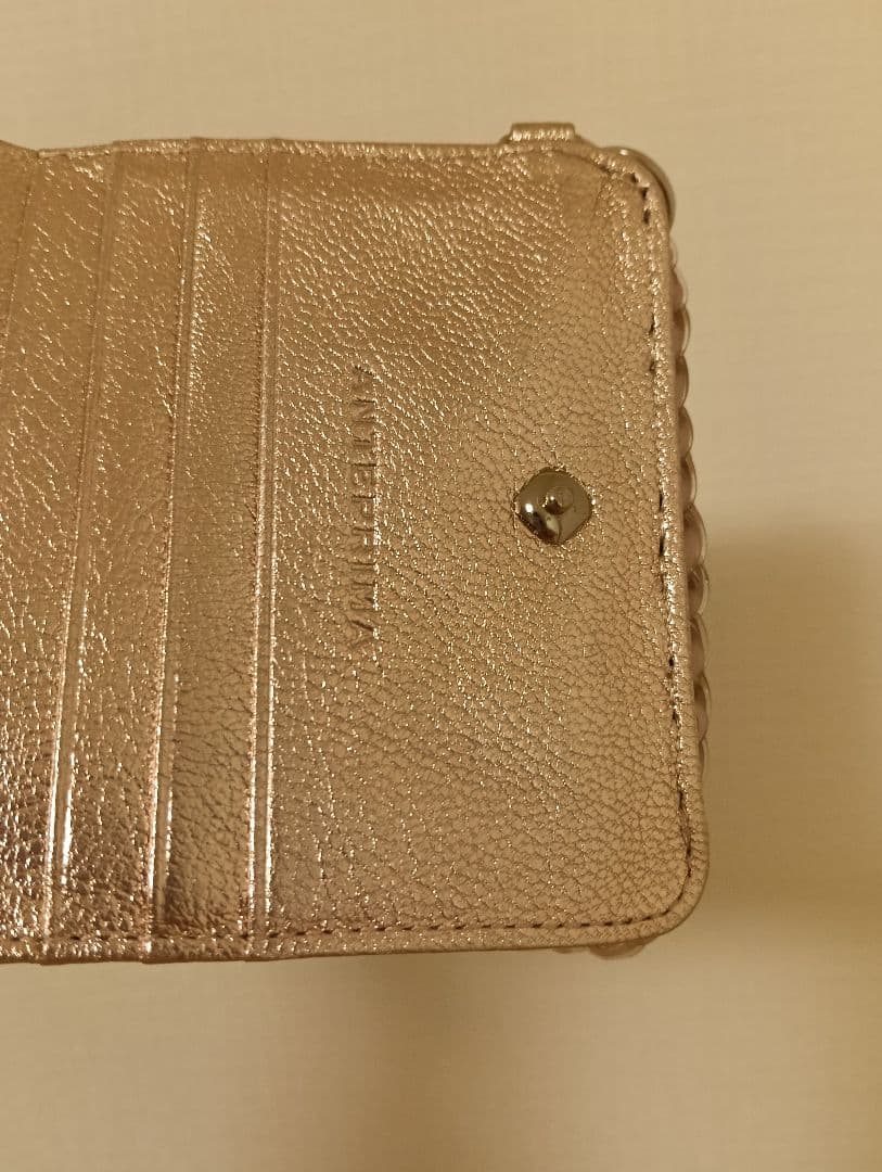 美品　アンテプリマ　二つ折り財布　コンパクト　パール　ピンク