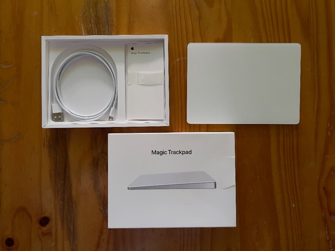 apple Magic track pad 2　ホワイト