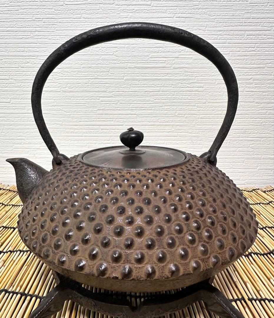 ほぼ未使用品　菊池保寿堂　菊池 正直造 斑紫銅蓋姥口中アラレ　南部鉄瓶　南部鉄器