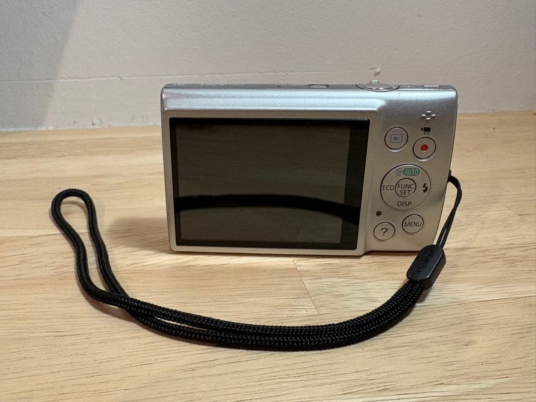 Canon IXY140シルバー コンパクトデジタルカメラ 美品