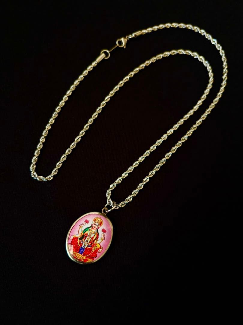 【年始価格】　　藤井風さん　女神ラクシュミー〈ピンク〉オームペンダント⭐︎おまけ付
