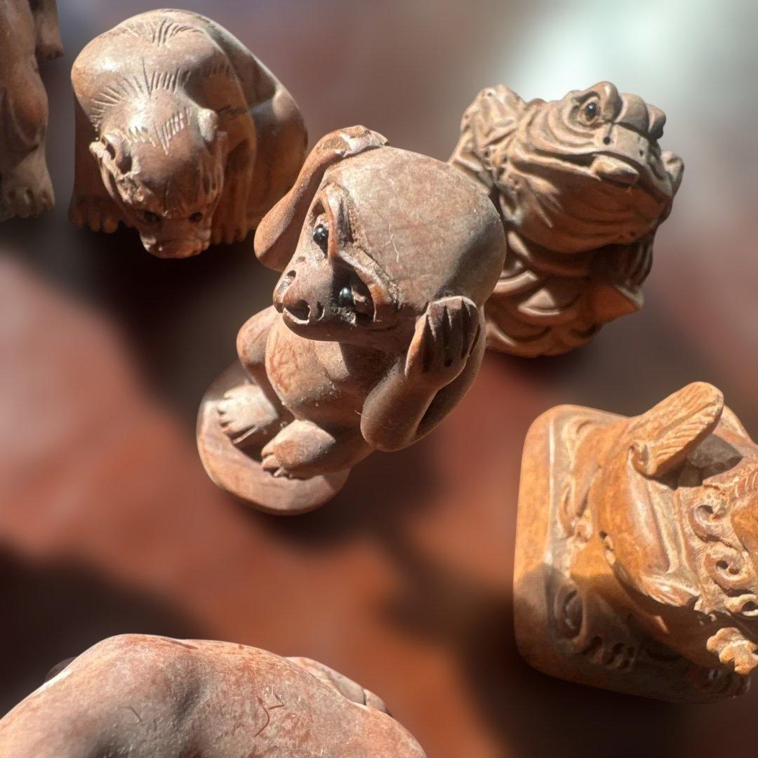 時代提げ物　唐木黄楊木彫刻　犬・猿・虎など　根付　置物