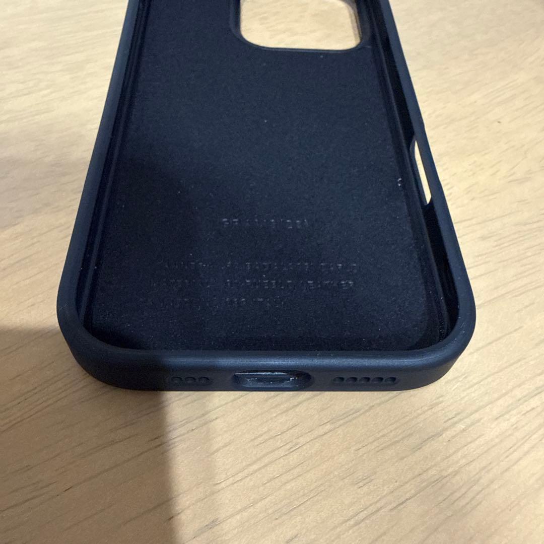 grams28 121 MagSafe スノーフレークiPhone 16 Pro