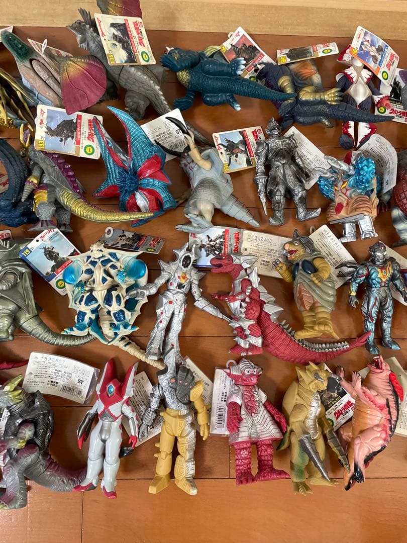 輝*様 タグ付き　ウルトラマンティガ　ダイナ　ガイア　怪獣シリーズ　ソフビ　まと