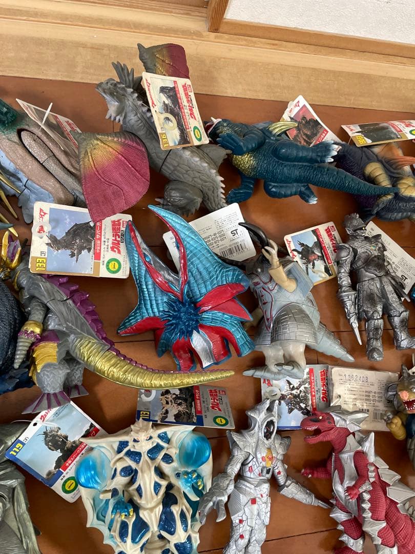 輝*様 タグ付き　ウルトラマンティガ　ダイナ　ガイア　怪獣シリーズ　ソフビ　まと