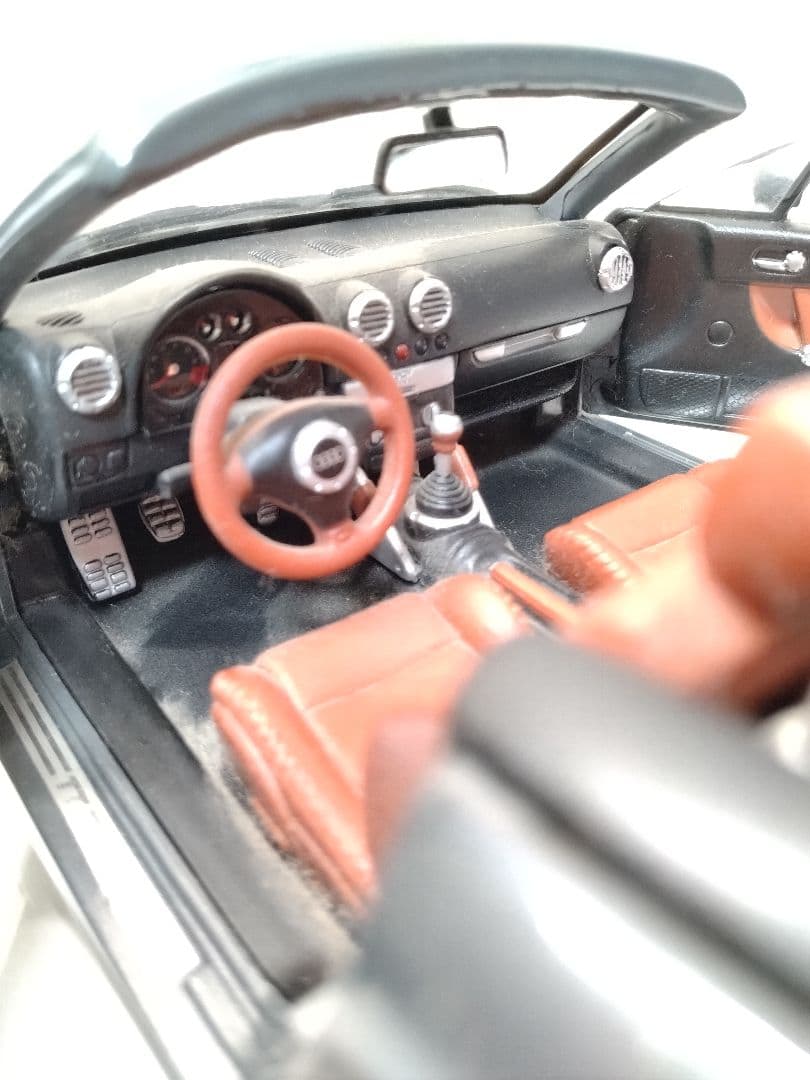 Audi TT ロードスター　1/18