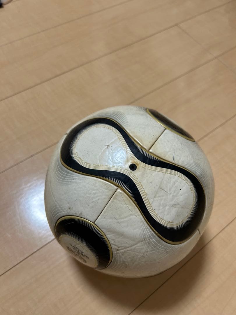 adidas TEAMGEIST FIFA承認　公式球　パンク