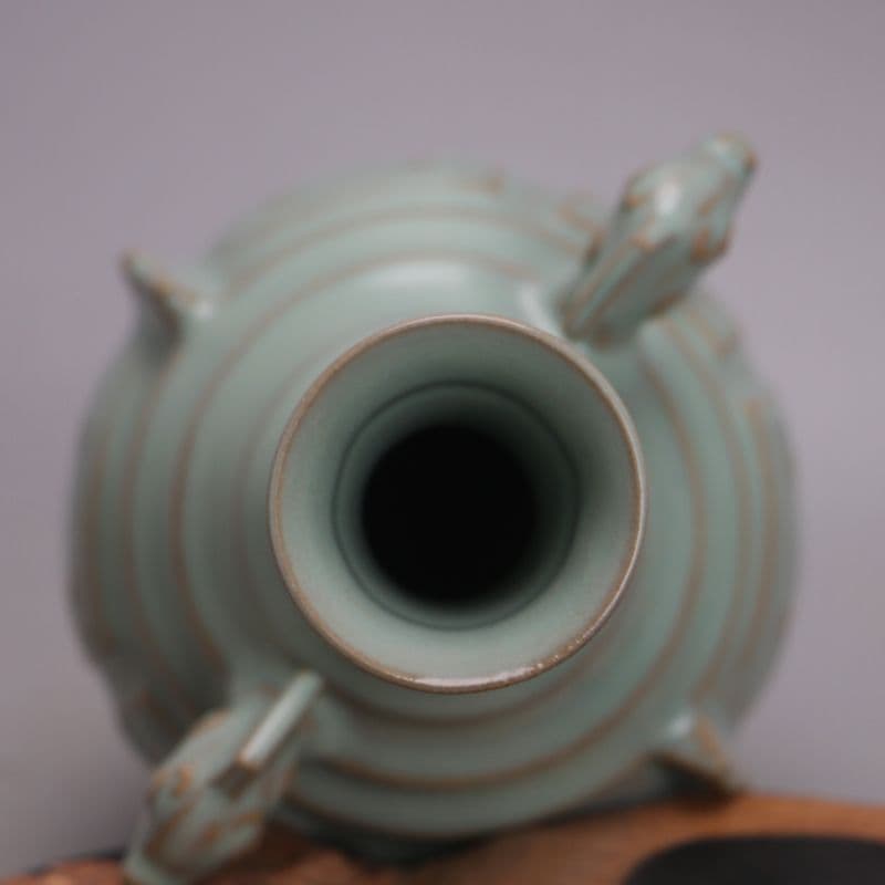 北宋汝窯元祐年双羊回紋尊瓶  景徳鎮 陶磁器 装飾品 工芸品 美術品 置物