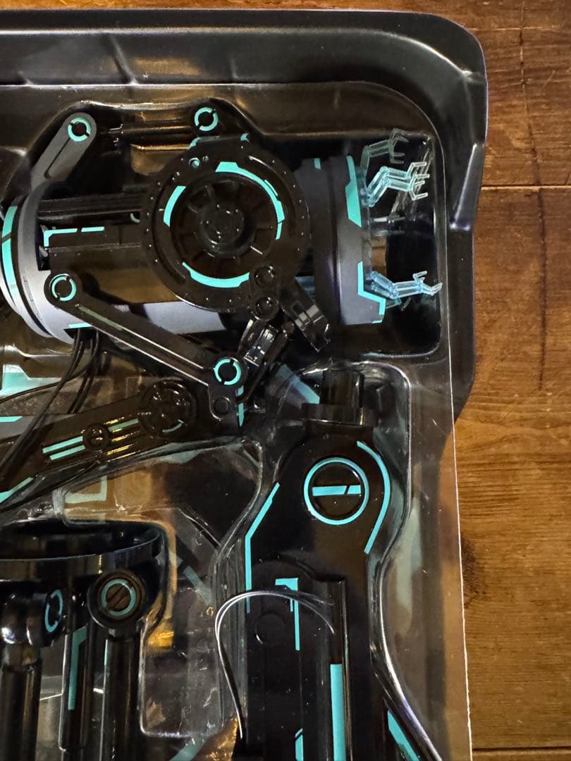 ネオンテック アイアンマン スーツアップガントリー